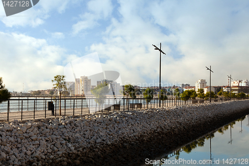 Image of Promenade along the river.