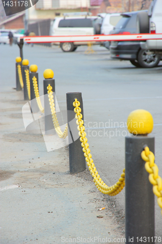 Image of Yellow chain 