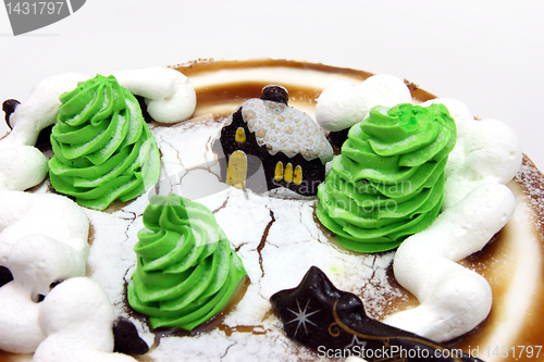 Image of Cream pie close up the house 