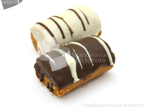 Image of Round mini chocolate pie with strips from above