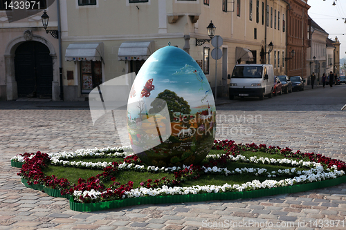 Image of Giant Easter egg