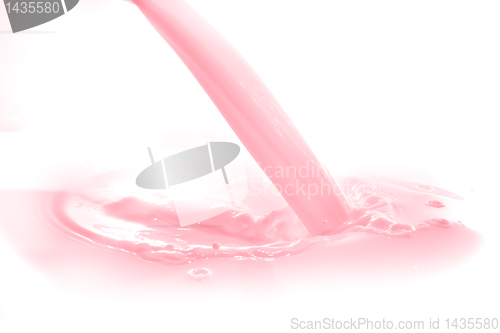 Image of strawberry milk splash