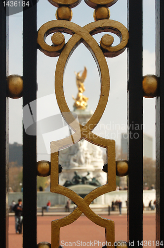 Image of Queen Victoria's Memorial - another point of view