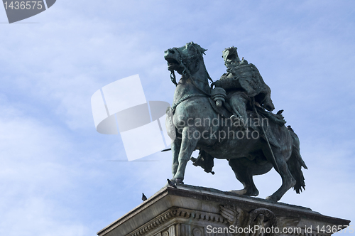 Image of Vittorio Emanuele statue in Milan