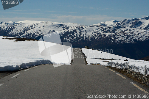 Image of Mountain pass road