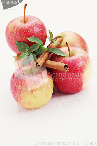 Image of apples with mint