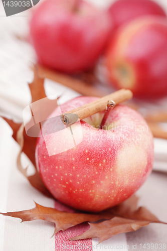 Image of apple with cinnamon