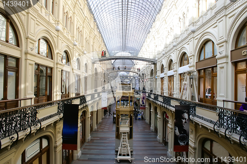 Image of inside corridor of mall