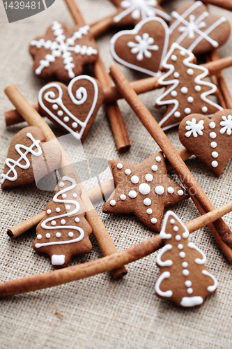 Image of gingerbreads with cinnamon