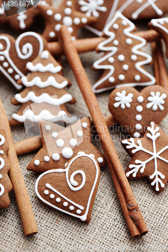 Image of gingerbreads with cinnamon