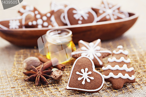 Image of gingerbreads with spices