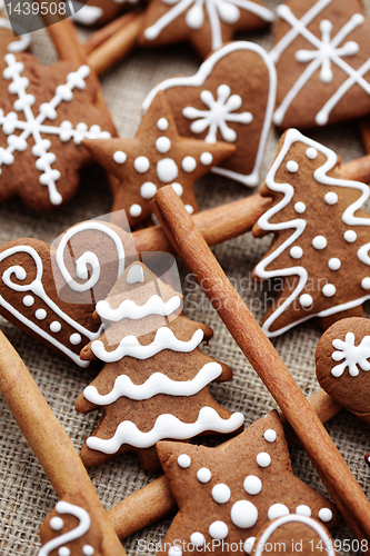 Image of gingerbreads with cinnamon
