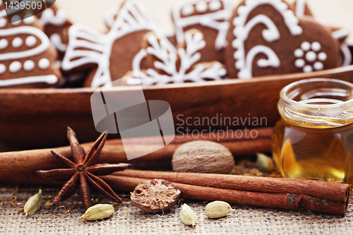 Image of gingerbreads with spices