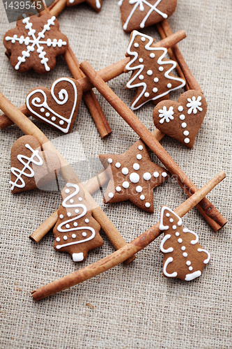 Image of gingerbreads with cinnamon