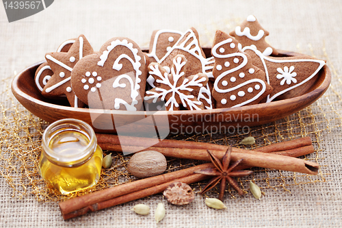 Image of gingerbreads with spices
