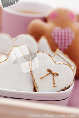 Image of tea with gingerbreads