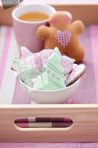 Image of tea with gingerbreads