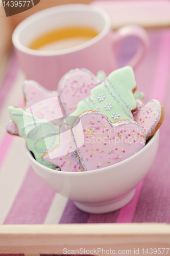 Image of tea with gingerbreads