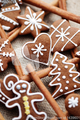 Image of gingerbreads with cinnamon