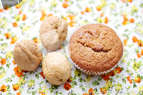 Image of muffins with walnuts and honey