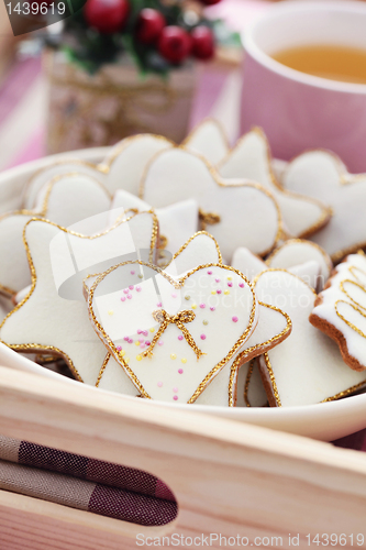 Image of tea with gingerbreads