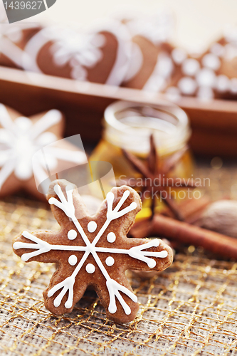 Image of gingerbreads with spices