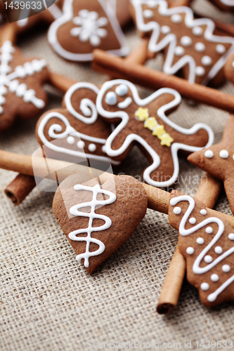 Image of gingerbreads with cinnamon