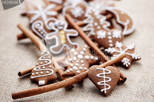 Image of gingerbreads with cinnamon