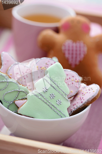 Image of tea with gingerbreads