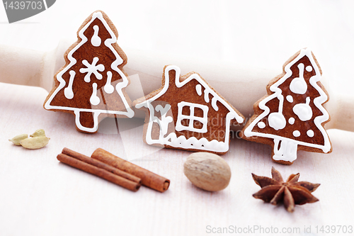 Image of gingerbreads with spices