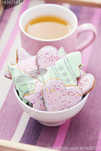 Image of tea with gingerbreads