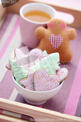 Image of tea with gingerbreads