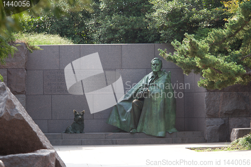 Image of Statue of Roosevelt and dog