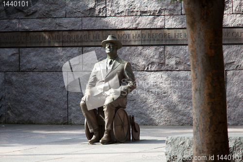 Image of Statue of Roosevelt in wheelchair