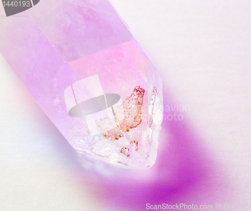 Image of Quartz crystal illuminated by color
