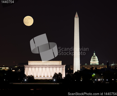 Image of Moon rising in Washington DC