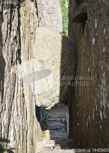 Image of Narrow chimney on Old Rag