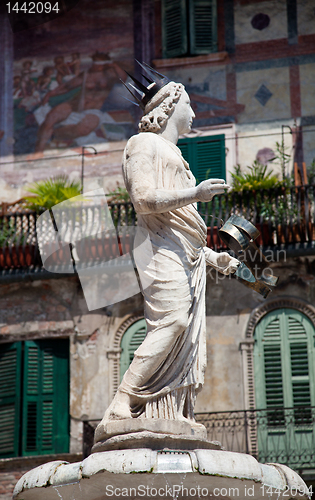 Image of Statue of Madonna Verona
