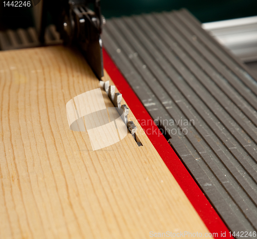 Image of Close up of table saw blade