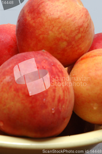 Image of peaches