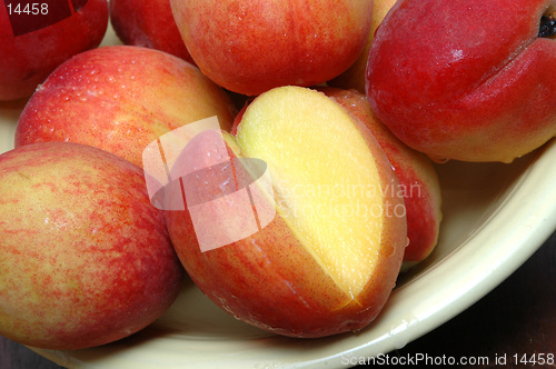 Image of peaches