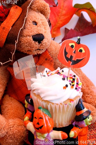 Image of Halloween bear with cupcakes