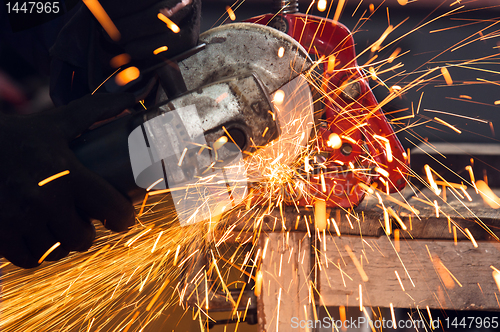 Image of How to use a circular saw to make beautiful sparks