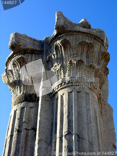 Image of Greek columns
