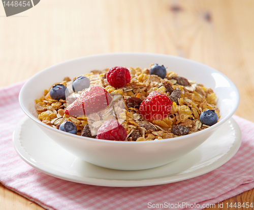 Image of muesli with fresh berries