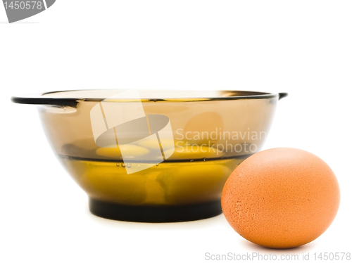 Image of single egg and bowl