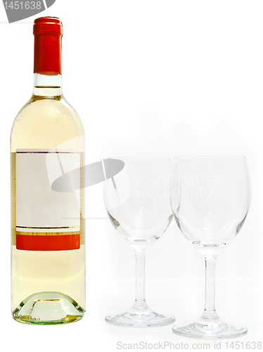 Image of white wine with wineglasses
