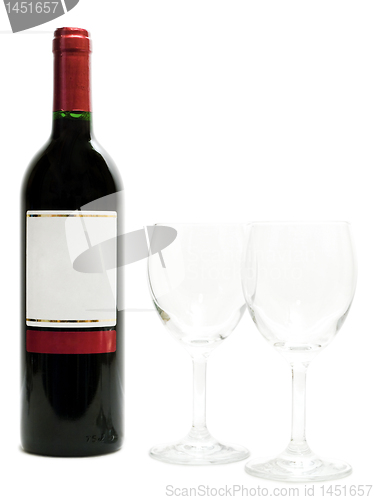 Image of red wine with wineglasses
