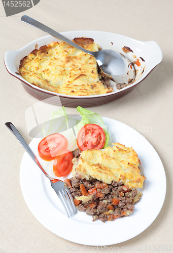 Image of Shepherds pie with serving dish