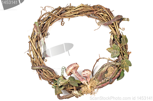 Image of Wreath made with straw 